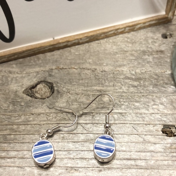 NWT Belk Kim Rogers Silver Tone & Blue Earrings! - Picture 5 of 6